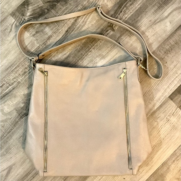 Claudia Firenze Leather Shoulder Handbag Purse NWT With CrossBody Strap - Picture 2 of 4